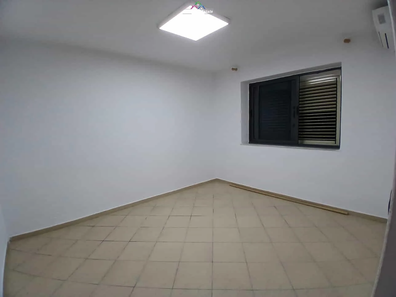 Zyre Me Qera Tek Rruga e Durresit ( ID BZ2817) Tirane