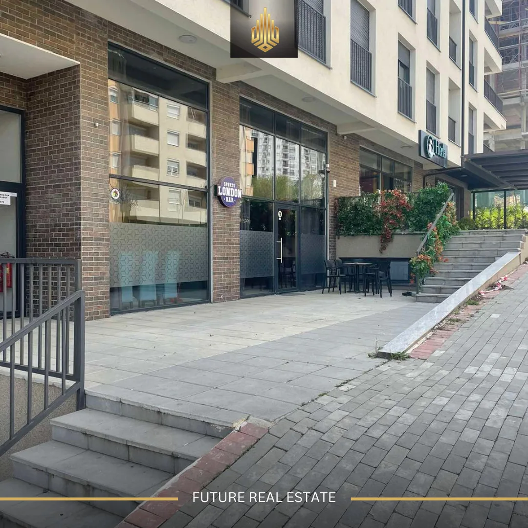 Lokal me QERA/82m²