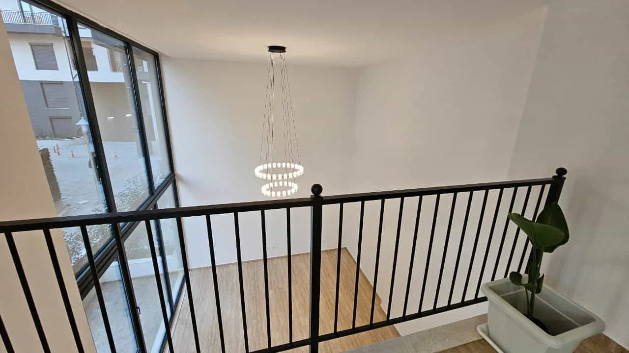 Dyqan/Dublex Me Qera Tek Pazari i Ri (ID BD21711) Tirane