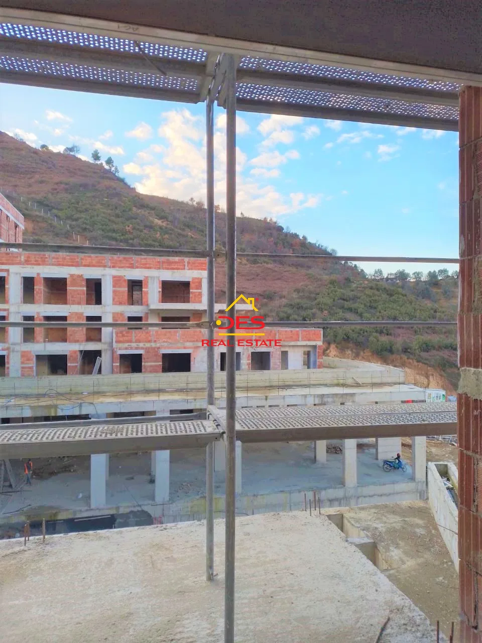 𝐎𝐊𝐀𝐙𝐈𝐎𝐍‼️ Shitet Apartament 1+1+Verandë,Kodra e Diellit, Tiranë.