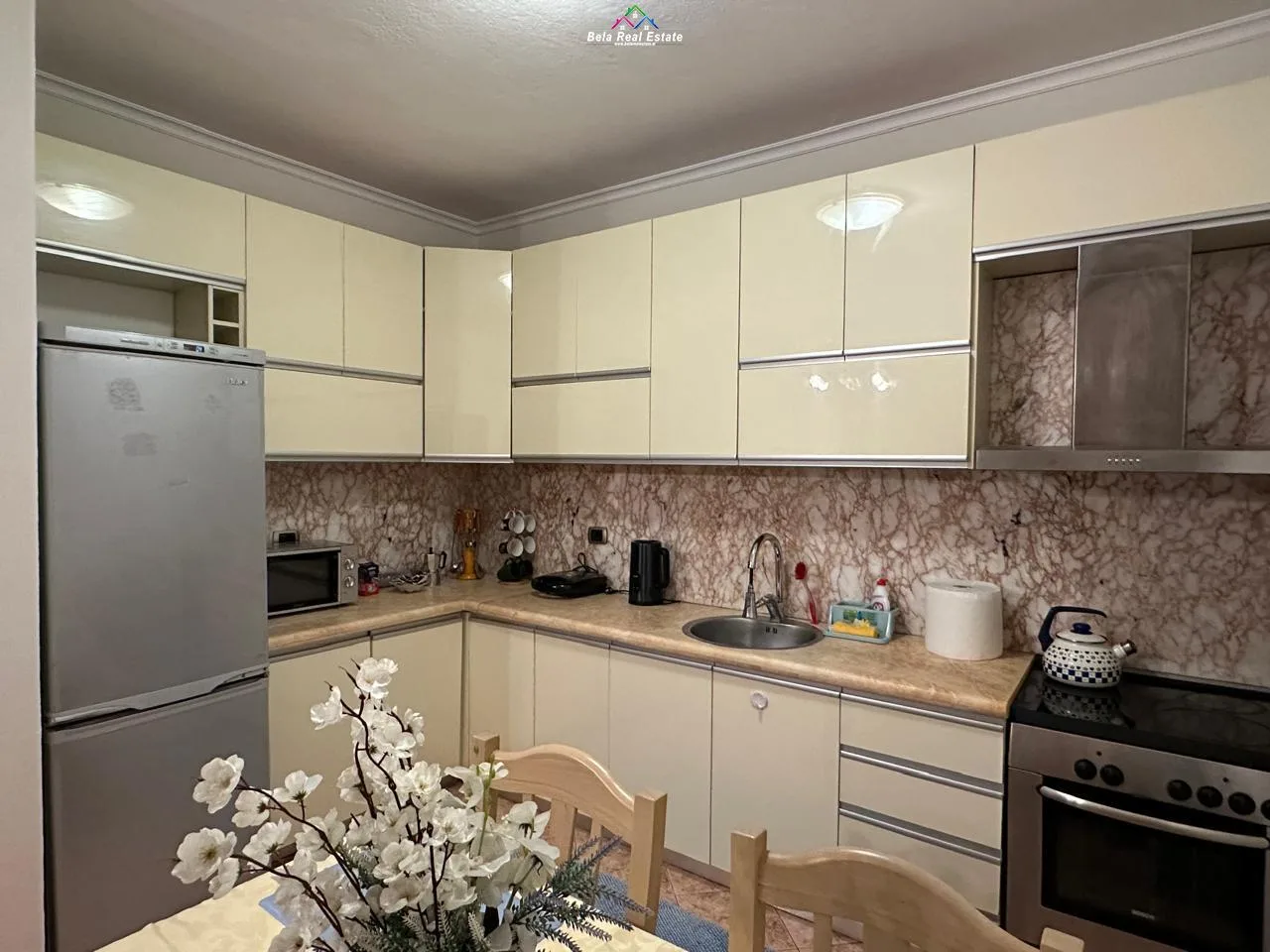Apartament Me Qera 3+1 tek Shkolla e Baletit (ID B230130) Tirane.