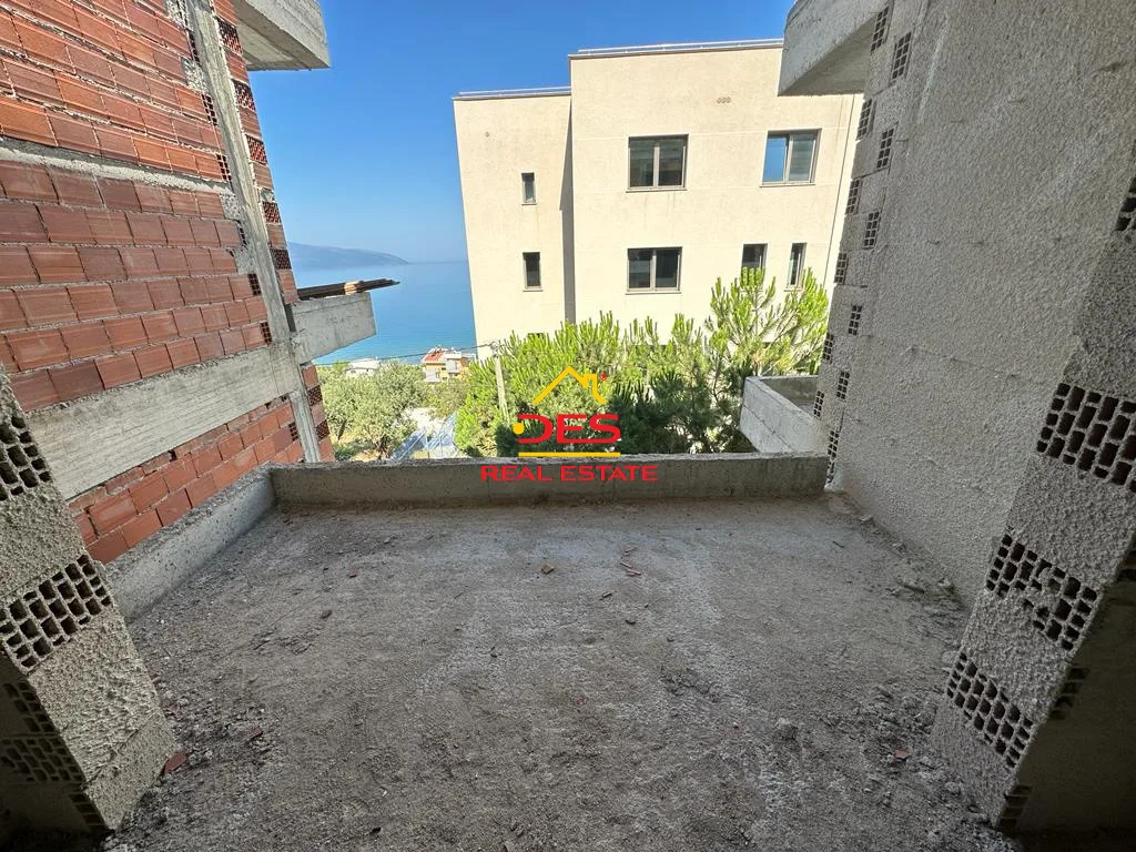Shitet apartament 1+1 në lungomare, 🌅 pamje ballore nga deti