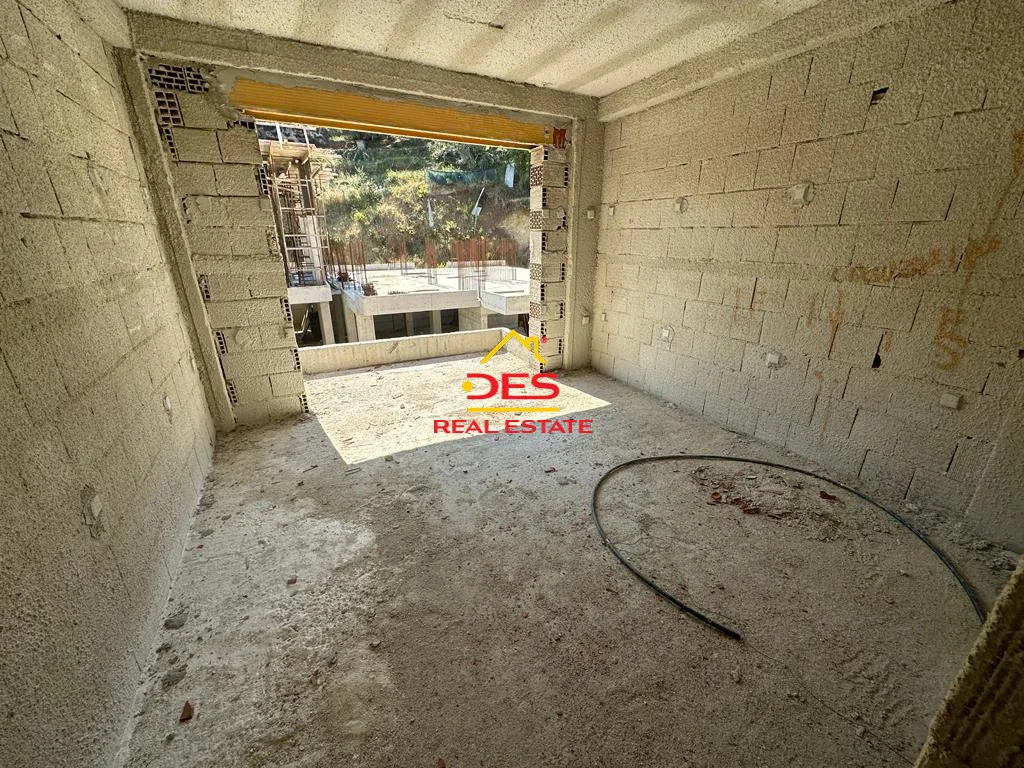 Shitet apartament 1+1 në lungomare, 🌅 pamje ballore nga deti