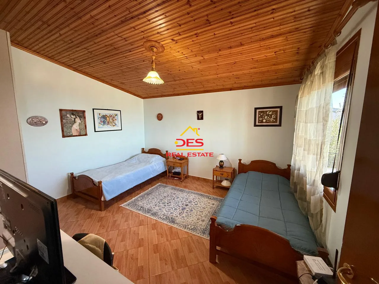 Shitet vilë 2-katëshe – mbi rrapin / uji i ftohtë, vlorë.
