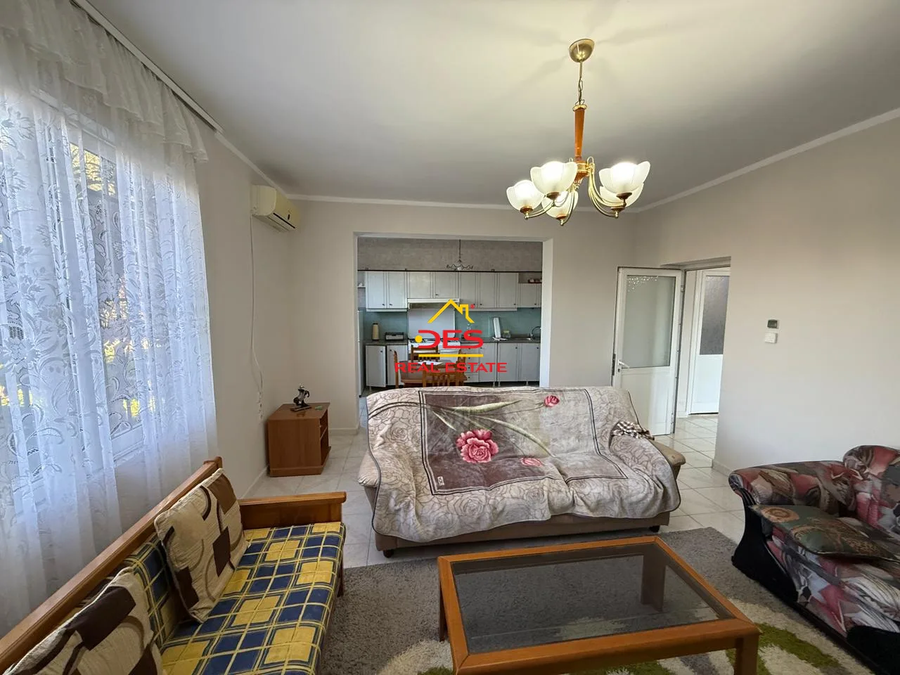 Shitet vilë 2-katëshe – mbi rrapin / uji i ftohtë, vlorë.