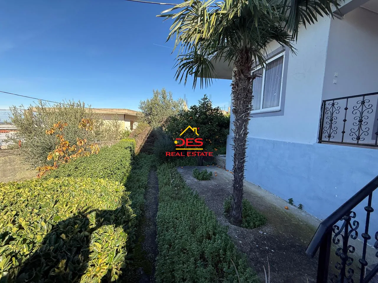Shitet vilë 2-katëshe – mbi rrapin / uji i ftohtë, vlorë.