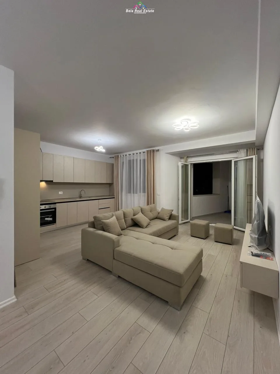 Apartament me qera 2+1+Post parkimi Tek Ish Fusha e Aviacionit (ID B2201095) Tirane​
