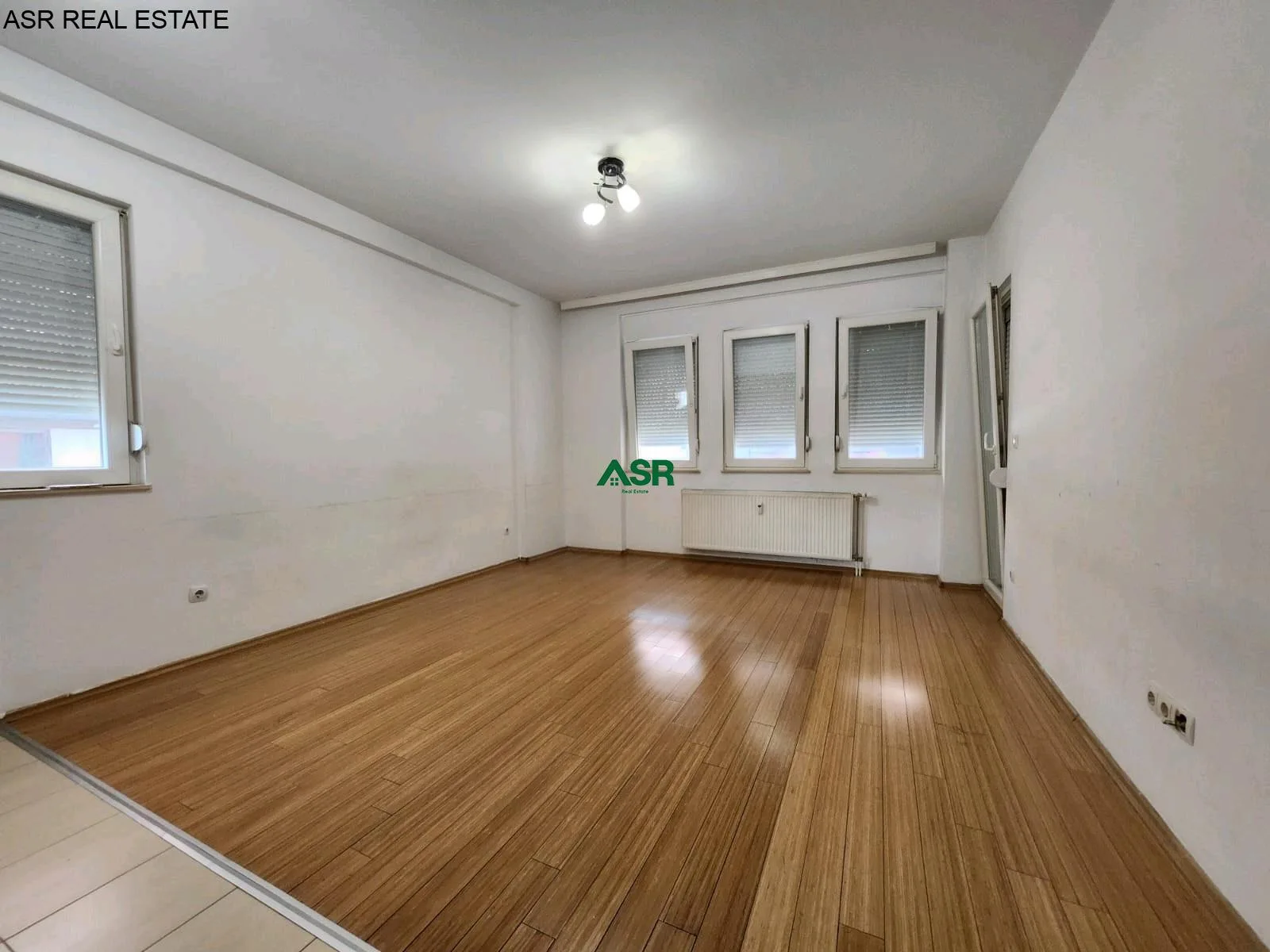 Ofrohet BANESA me QIRA me sipërfaqe 80m2, ne fillim te rruges Muharrem Fejza,