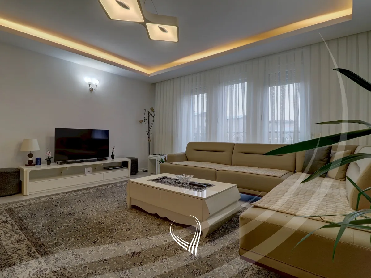 Shtëpi 380m2 me 4 ari truall në shitje në Veternik