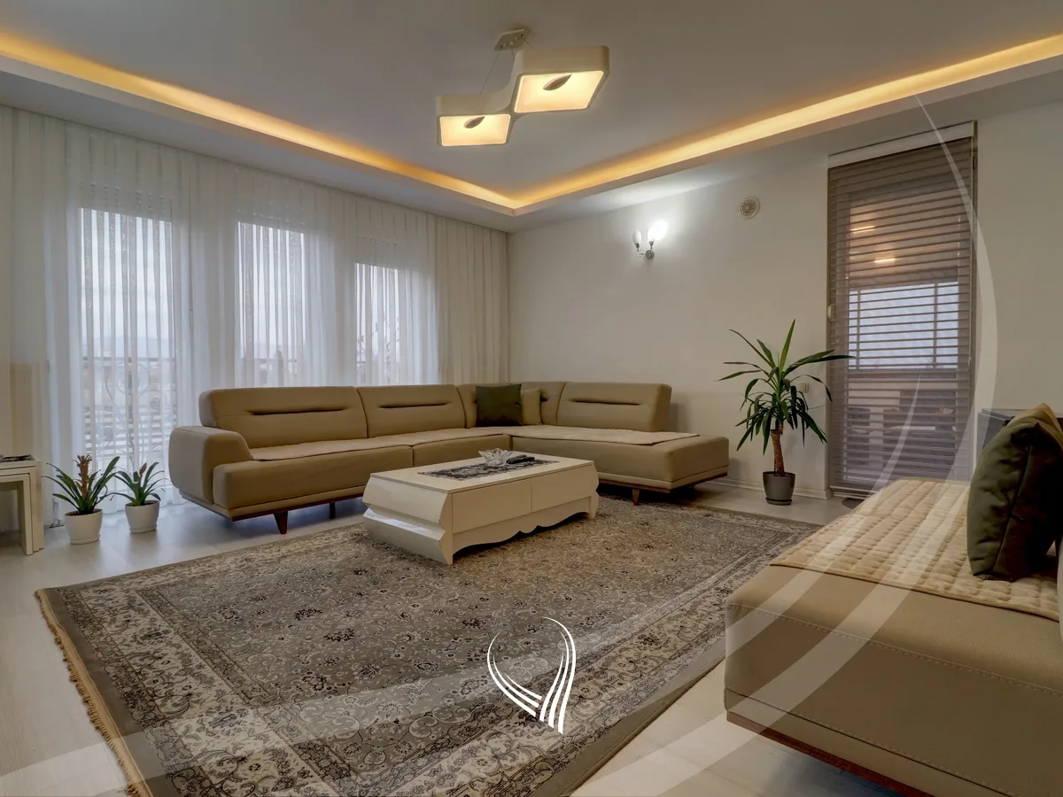 Shtëpi 380m2 me 4 ari truall në shitje në Veternik