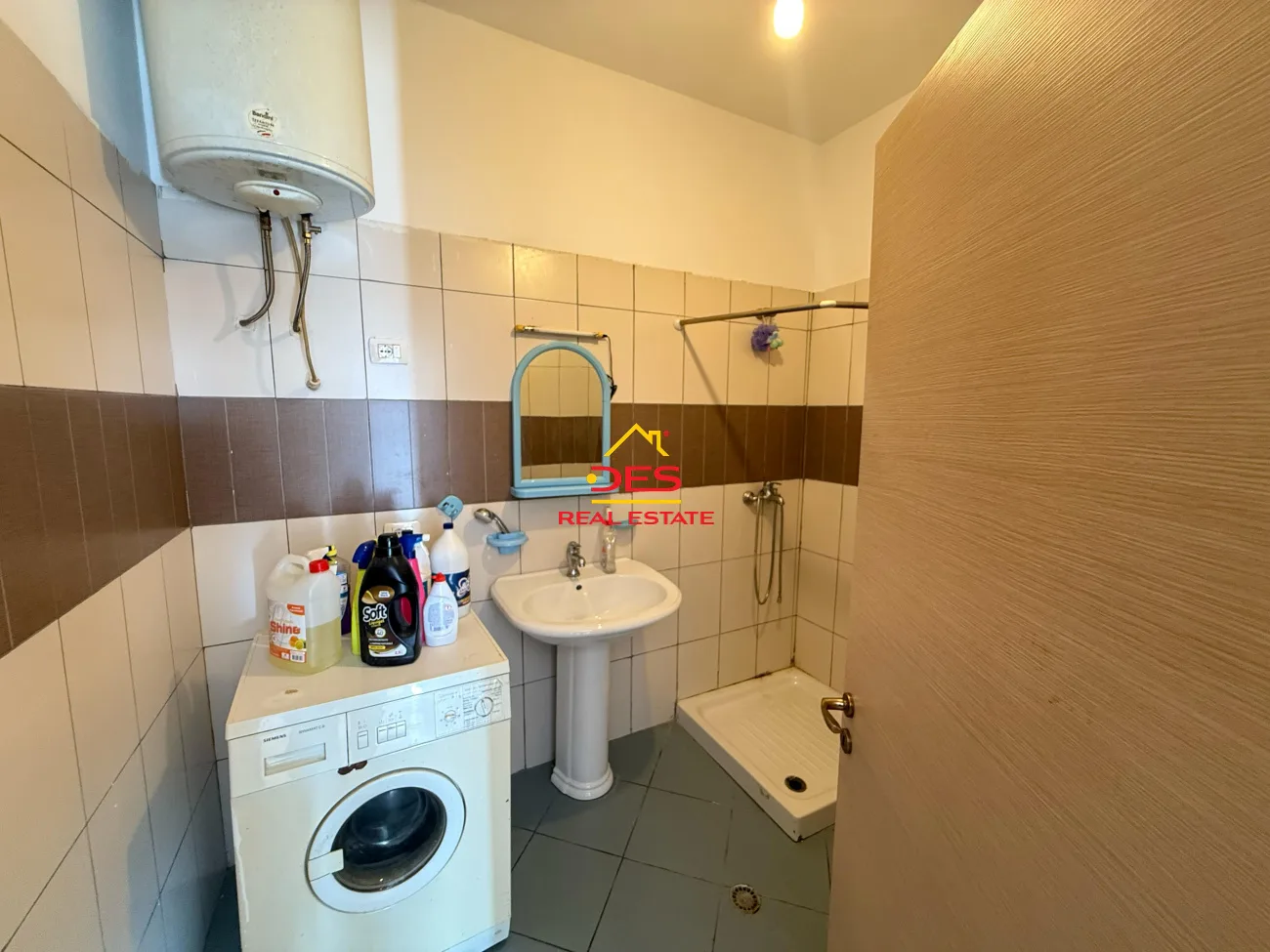 Shitet apartament 2+1 te bishti i kalldrëmit, vlorë.