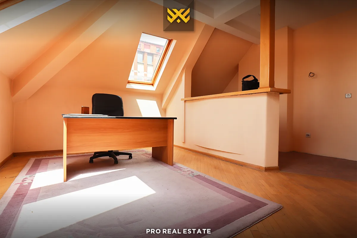 Banesë – Zyre 150m² me #QIRA në Qendër.