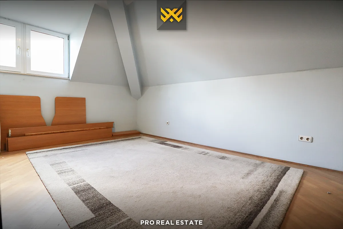 Banesë – Zyre 150m² me #QIRA në Qendër.