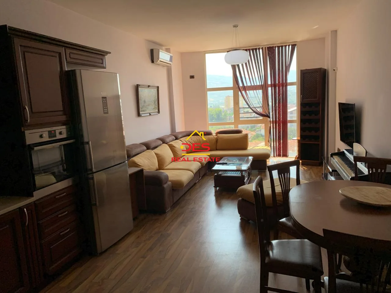 Jepet me qira apartament 2+1 në qendër të qytetit,elbasan.