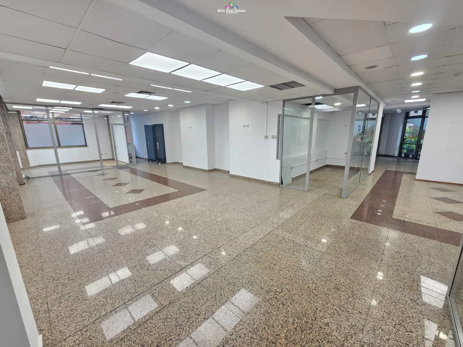 Zyre Me Qera Ne Bllok ( ID BZ2874) Tirane