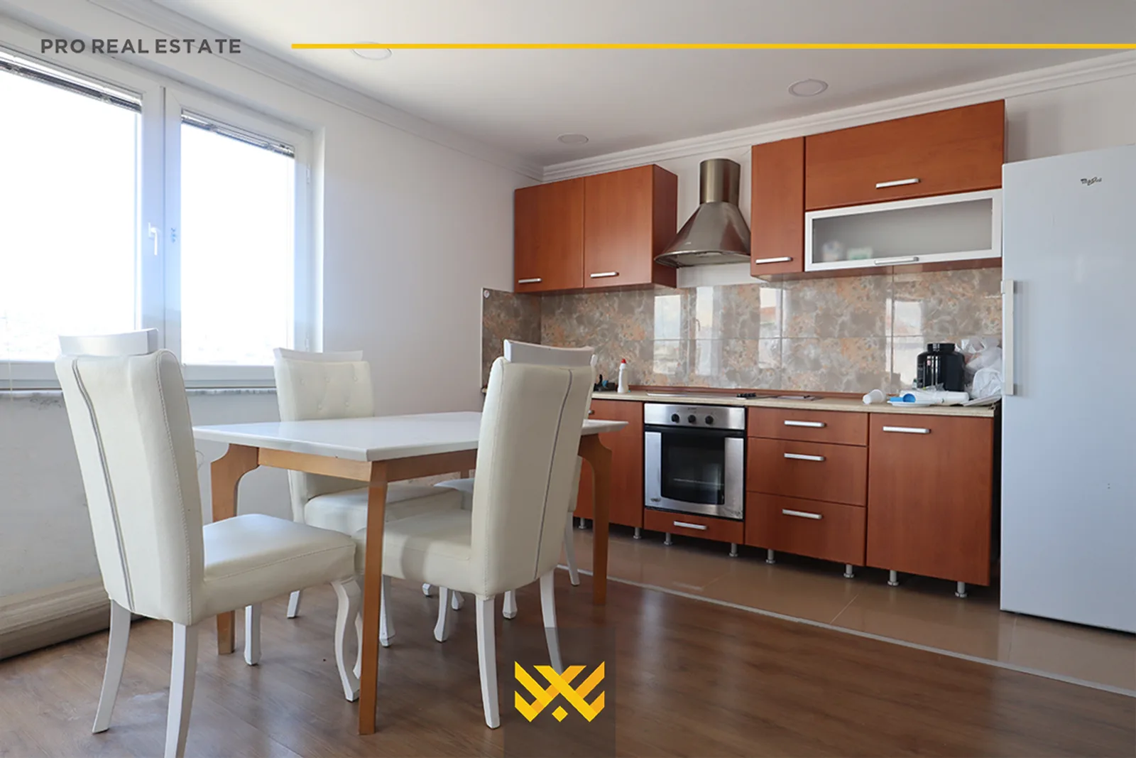 Banesë – Penthouse 120m² + 30m² në #SHITJE në Tophane.