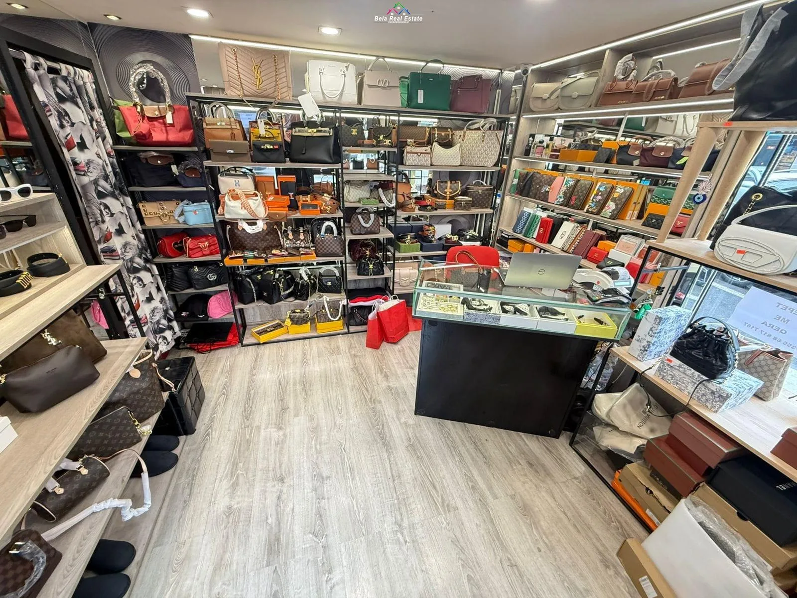 Dyqan Me Qera Tek Pazari i Ri (ID BD21786) Tirane