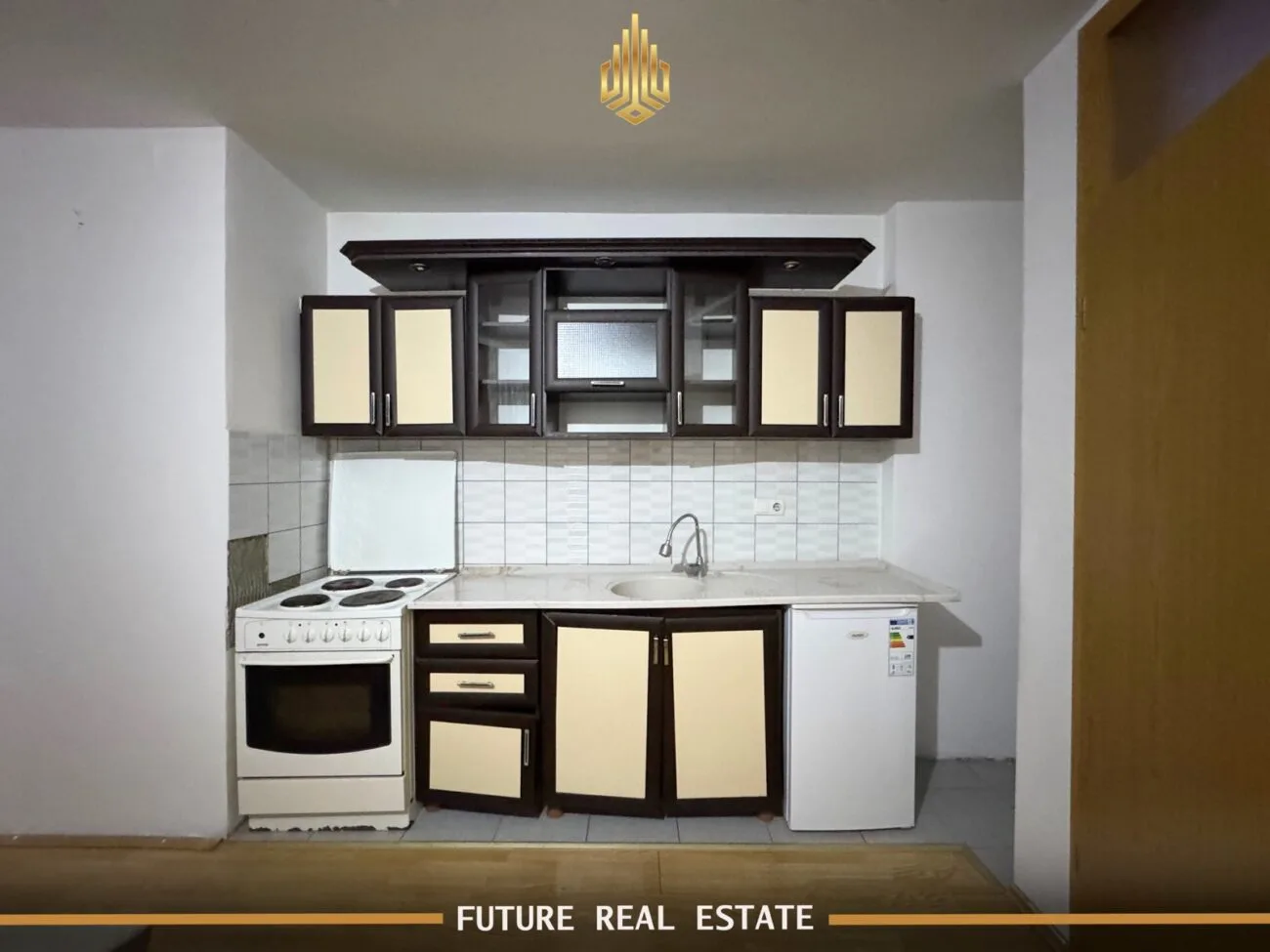 Banesë me QIRA – 1 dhomë gjumi – Tophane afër Shkollës Model