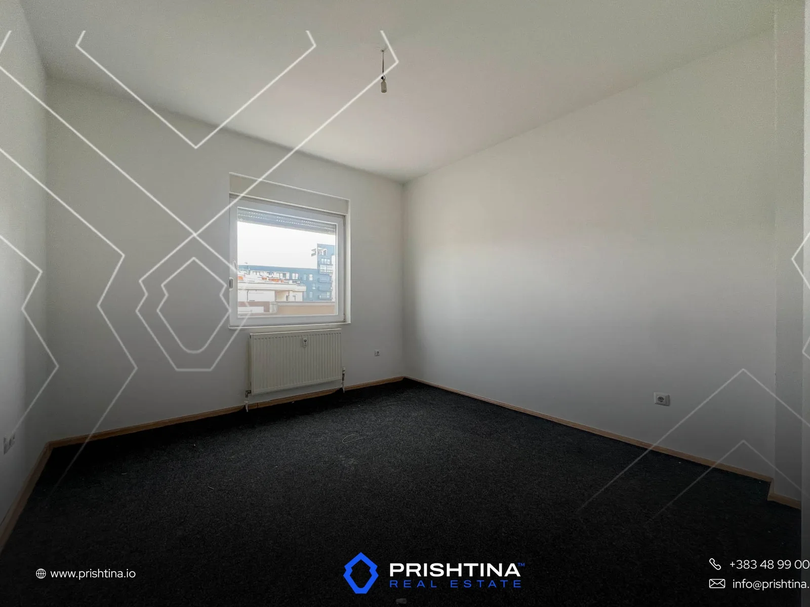 Zyrë me qira 144m² në Rruga B