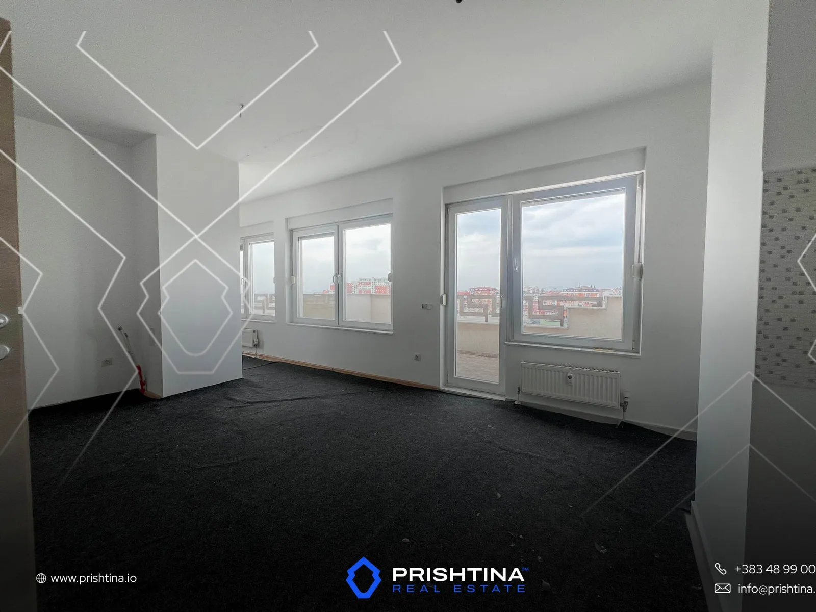 Zyrë me qira 144m² në Rruga B