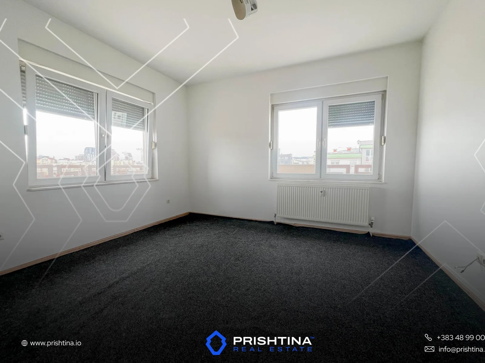 Zyrë me qira 144m² në Rruga B