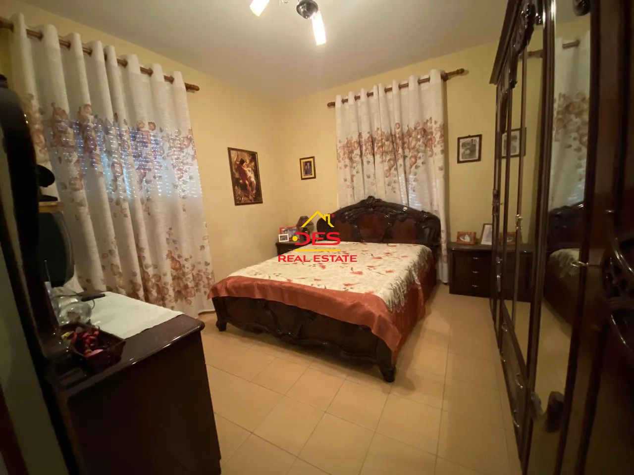 Shitet vilë 3-kate pranë spitalit rajonal,vlorë