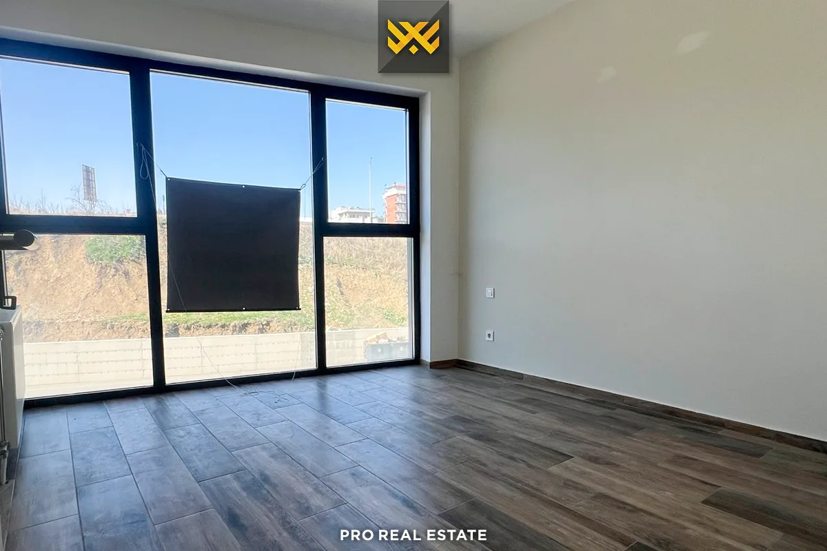 Banesë / Zyrë 85m² me #QIRA në Veternik
