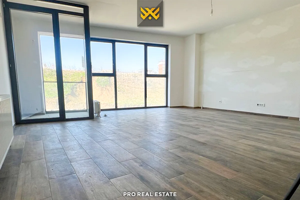 Banesë / Zyrë 85m² me #QIRA në Veternik