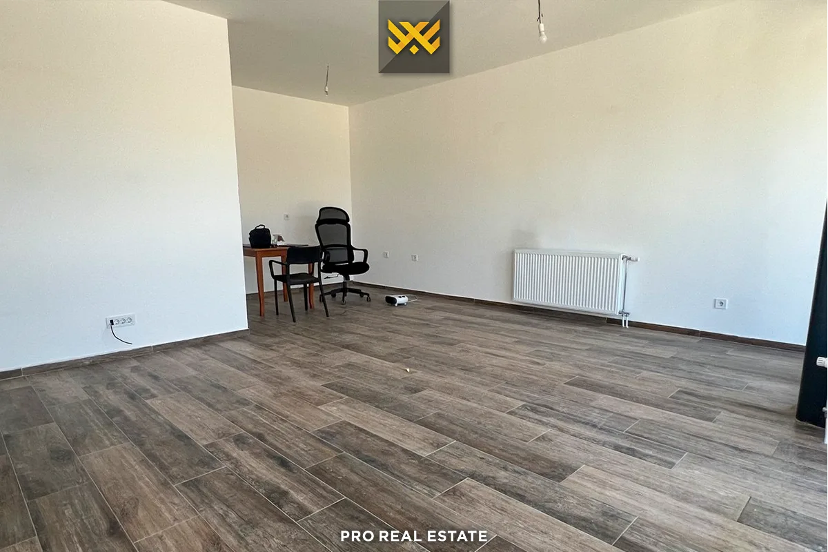 Banesë / Zyrë 85m² me #QIRA në Veternik