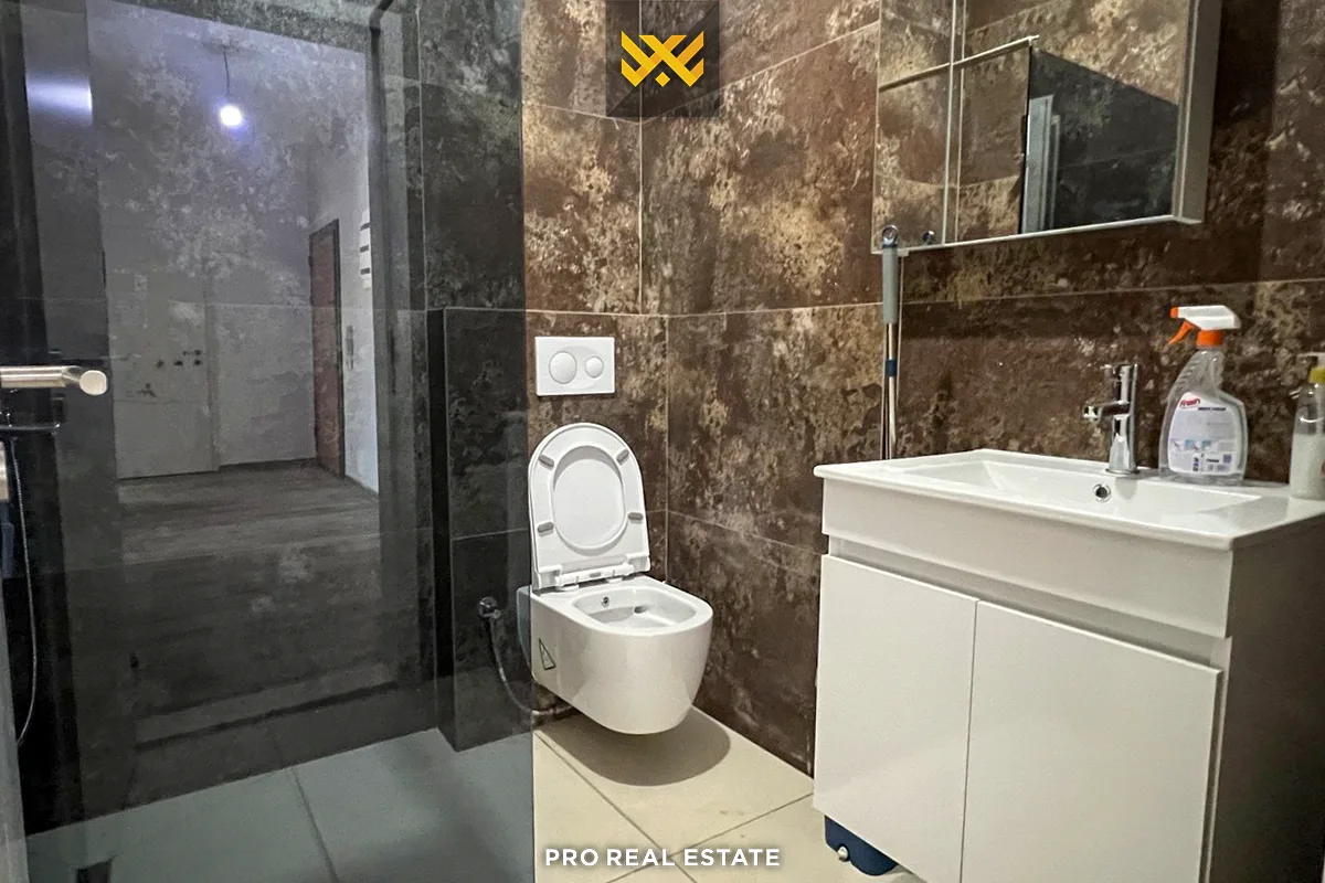 Banesë / Zyrë 85m² me #QIRA në Veternik