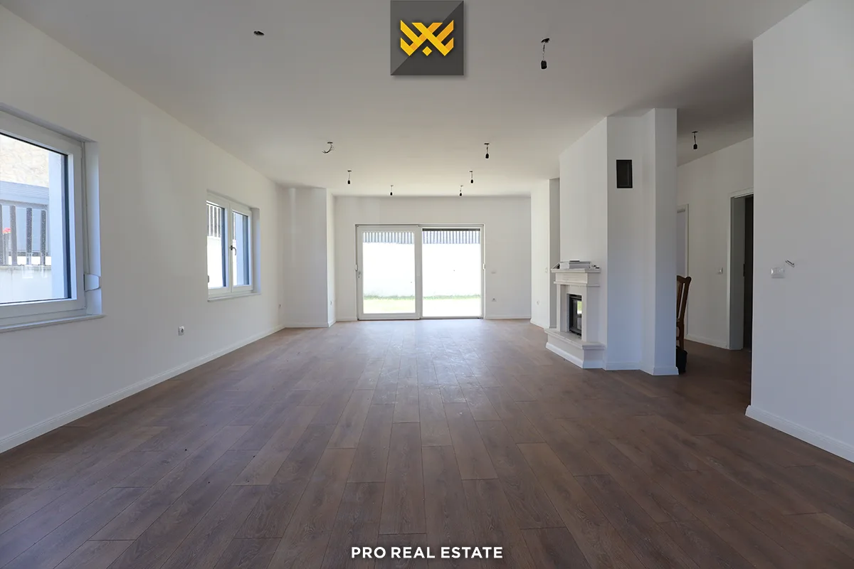 Shtëpi 332.6m² për #SHITJE në Lagjen Sofalia Hills.