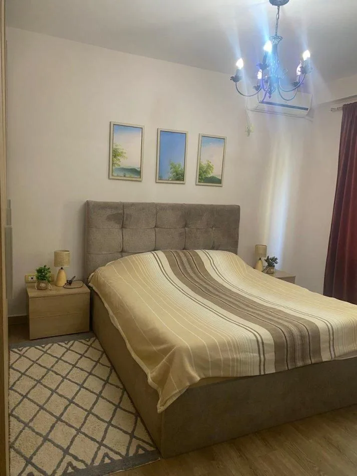 Apartament Me Qera 1+1 Tek Komuna e Parisit (ID B2101161) Tirane.