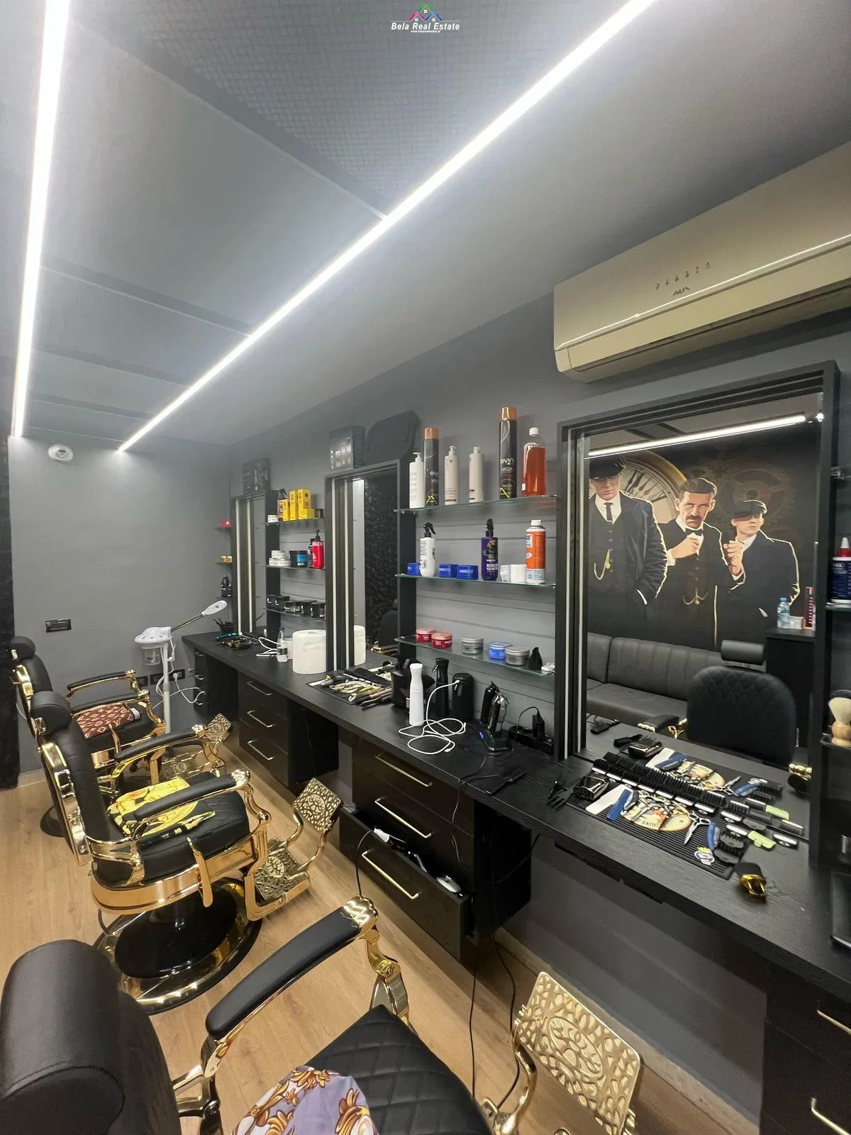 Shitet Biznes Berber Shop prane Xhamise se Tabakeve (ID BSHB150) Tirane