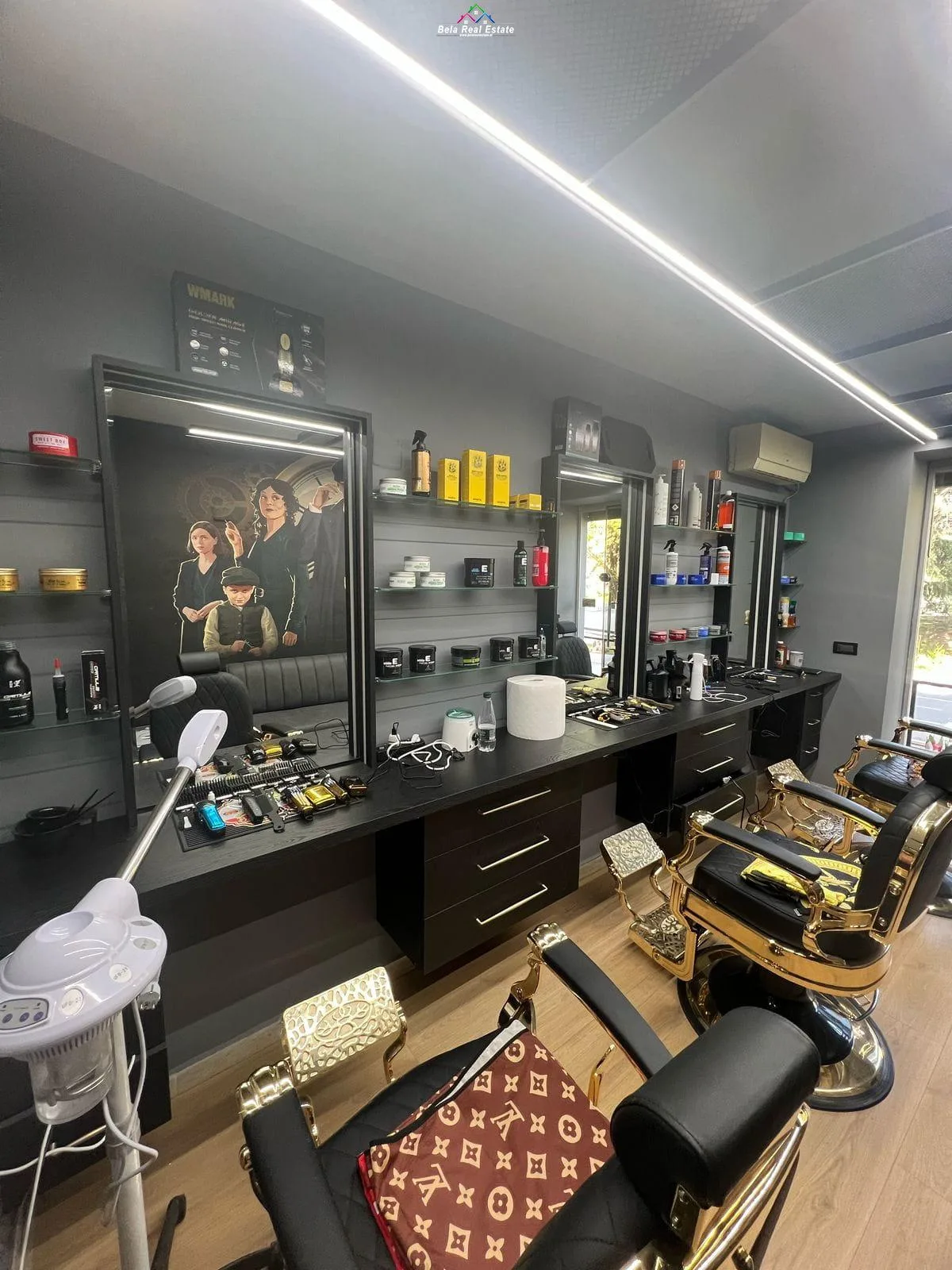 Shitet Biznes Berber Shop prane Xhamise se Tabakeve (ID BSHB150) Tirane
