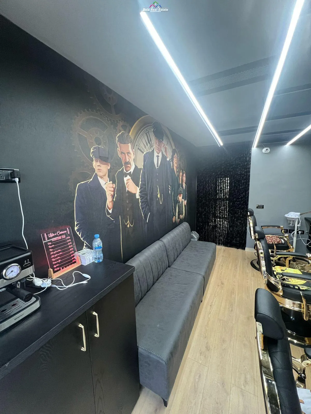 Shitet Biznes Berber Shop prane Xhamise se Tabakeve (ID BSHB150) Tirane