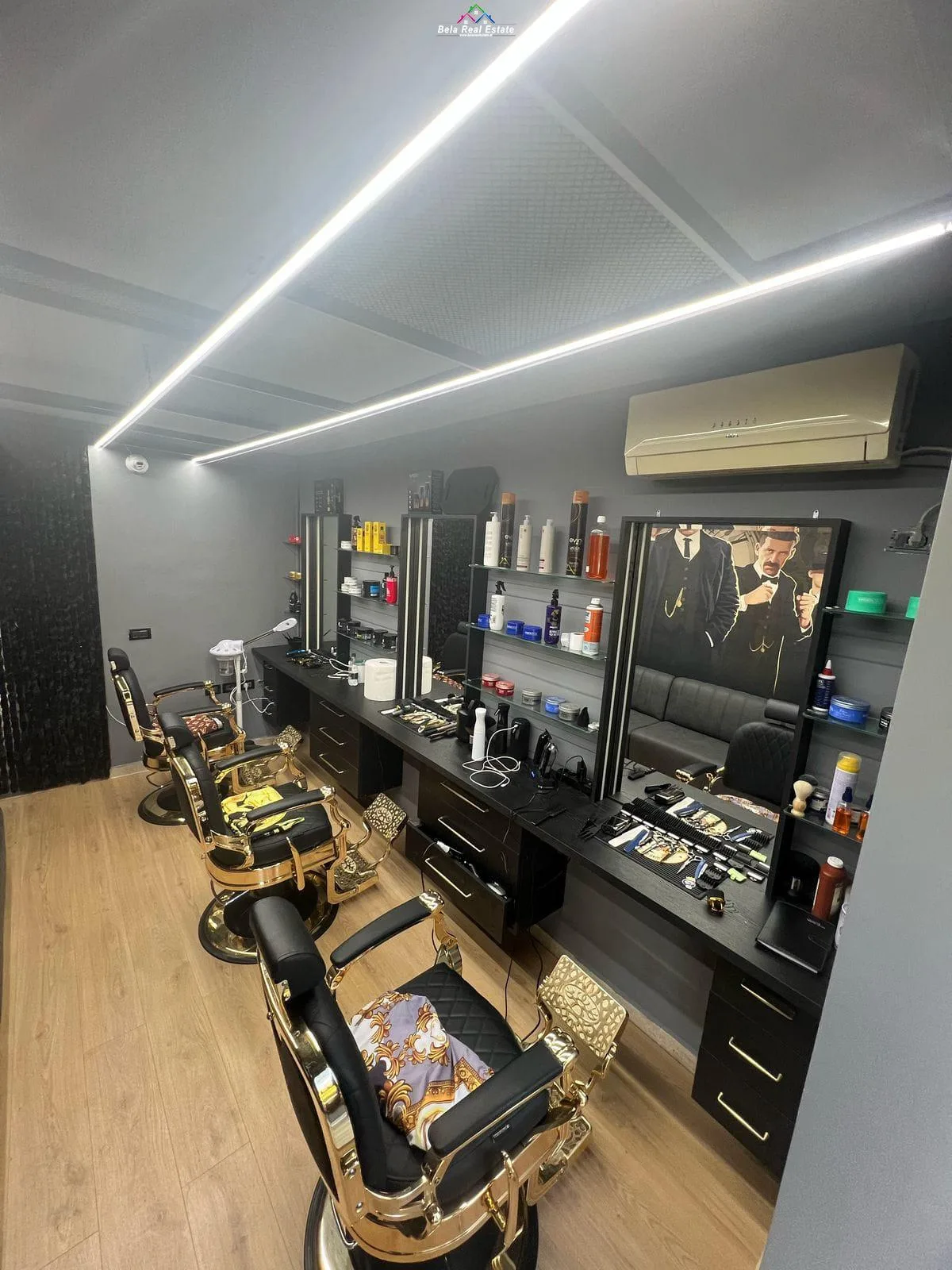Shitet Biznes Berber Shop prane Xhamise se Tabakeve (ID BSHB150) Tirane