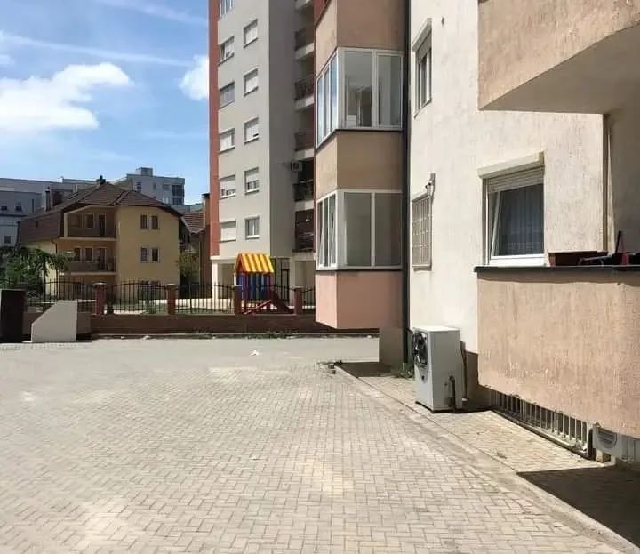 Banesë në shitje në Lagjen Mati 1