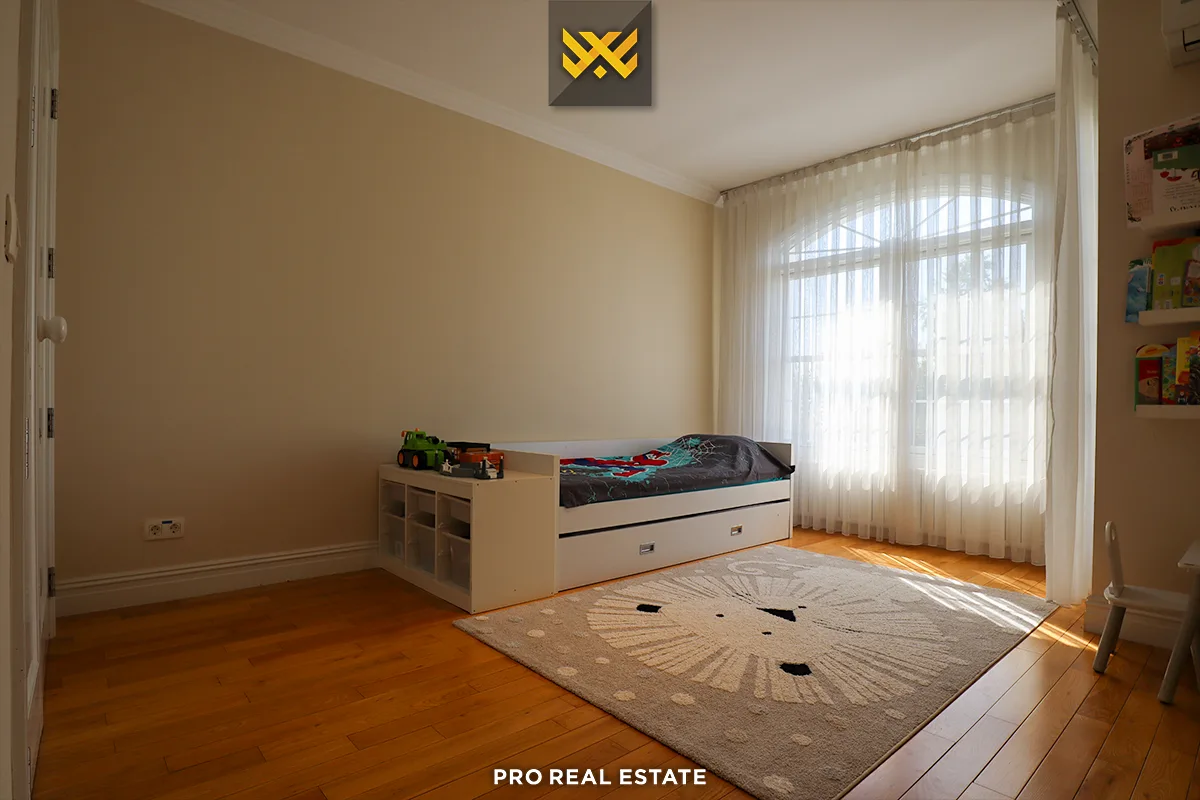 Shtëpi 244m² për #SHITJE në Lagjen Fshati Ndërkombëtar