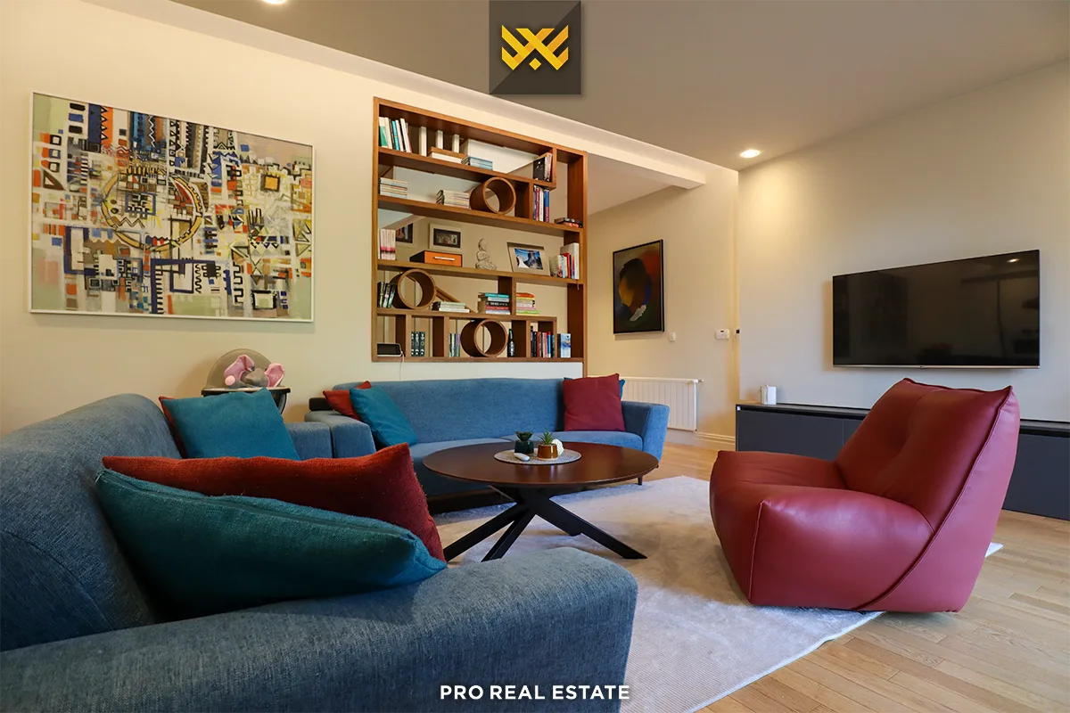 Shtëpi 244m² për #SHITJE në Lagjen Fshati Ndërkombëtar
