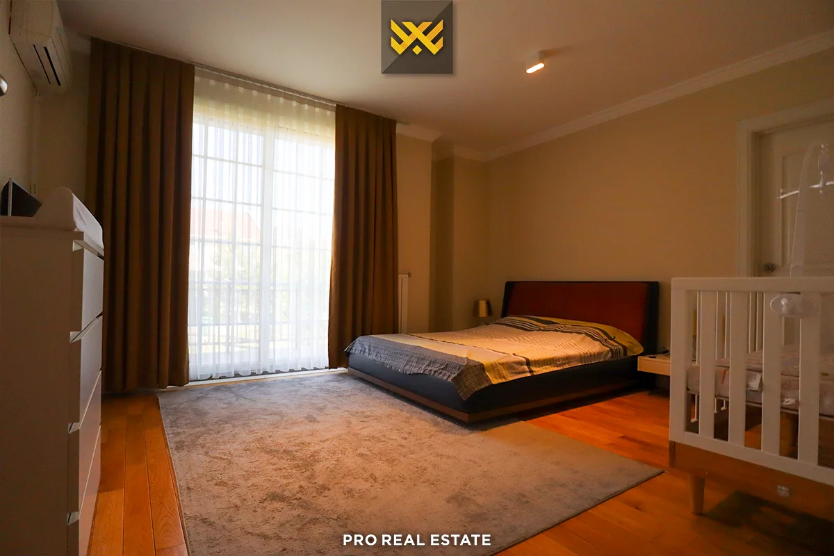 Shtëpi 244m² për #SHITJE në Lagjen Fshati Ndërkombëtar