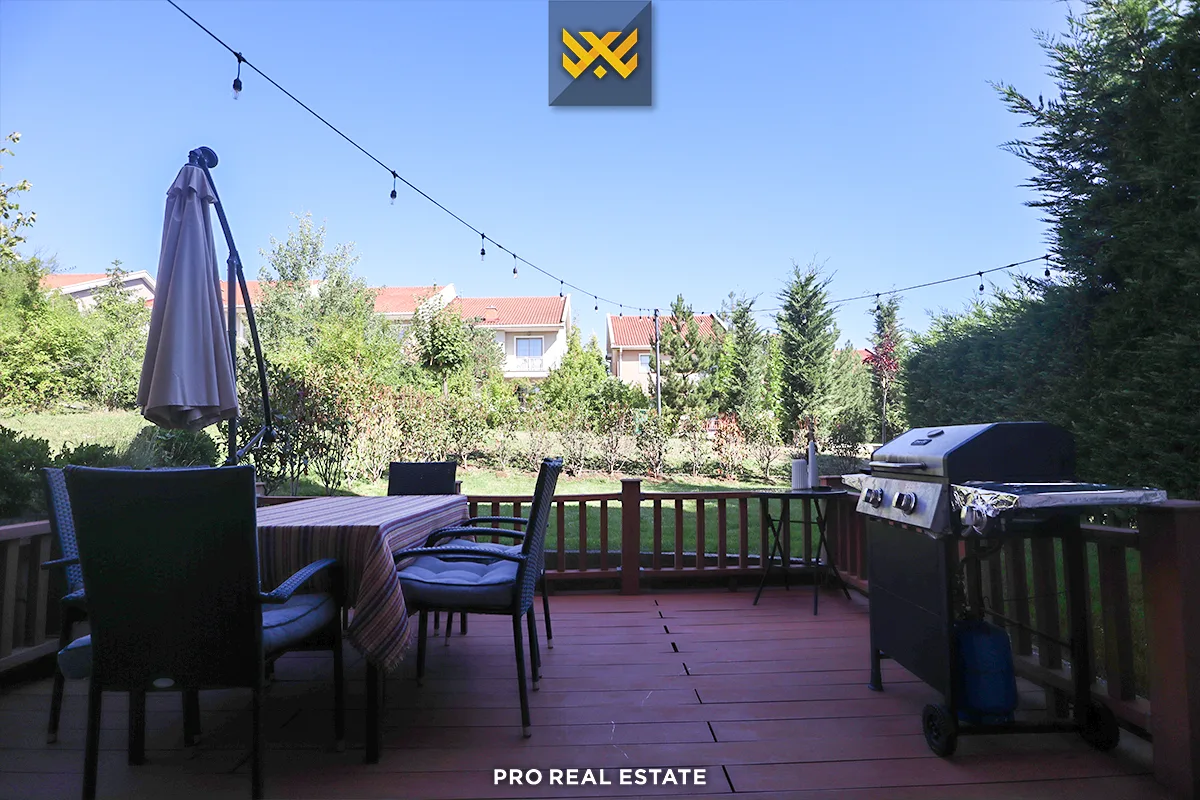 Shtëpi 244m² për #SHITJE në Lagjen Fshati Ndërkombëtar