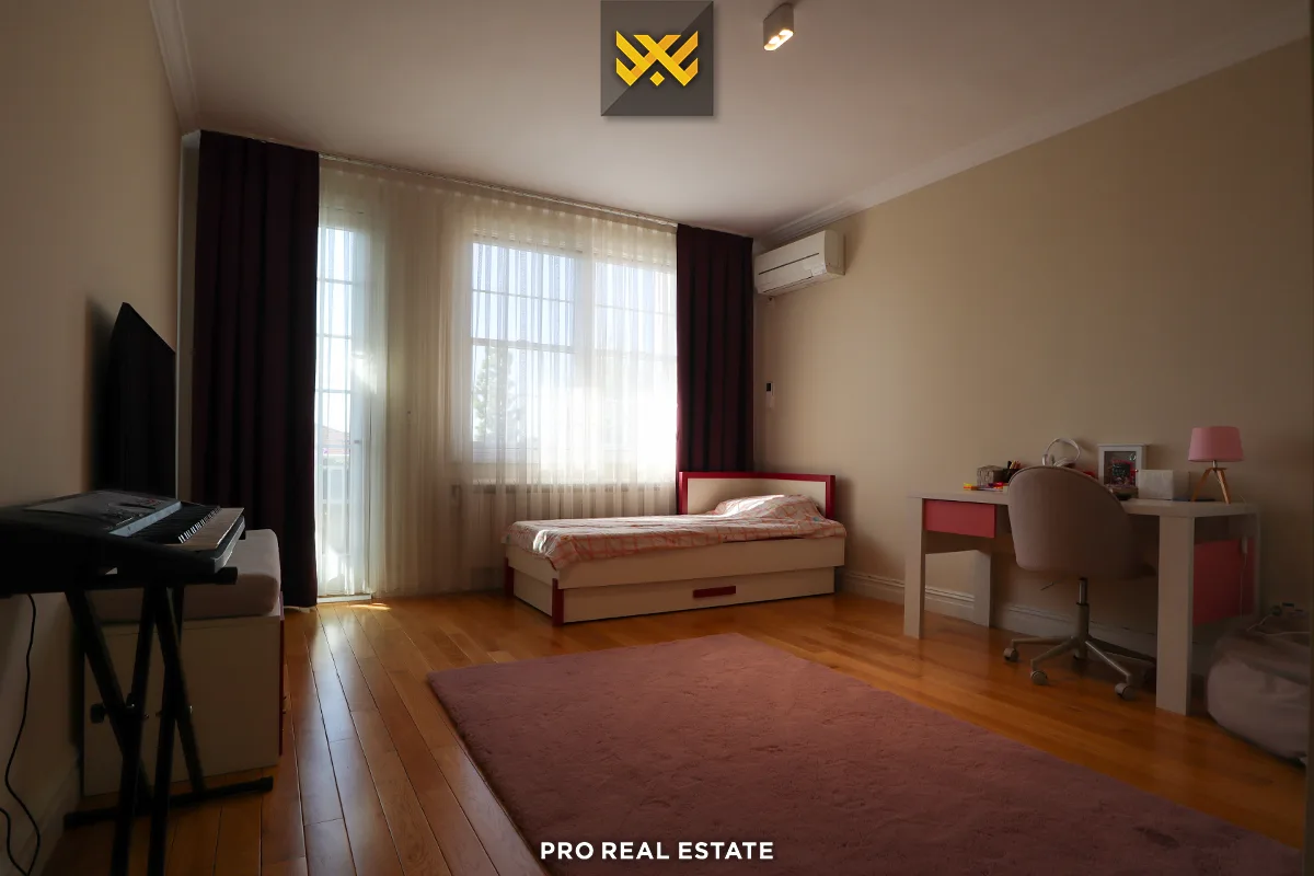 Shtëpi 244m² për #SHITJE në Lagjen Fshati Ndërkombëtar