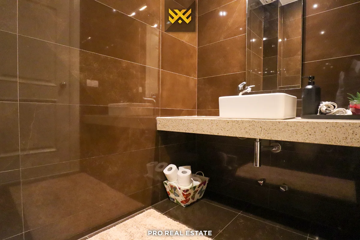 Shtëpi 244m² për #SHITJE në Lagjen Fshati Ndërkombëtar