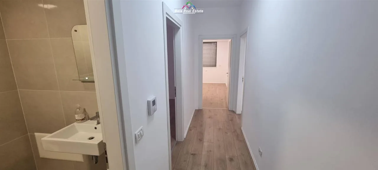 Zyre Me Qera 2+1 Ne Bllok (ID BZ2211) Tirane.