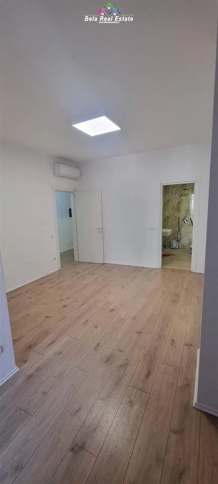 Zyre Me Qera 2+1 Ne Bllok (ID BZ2211) Tirane.