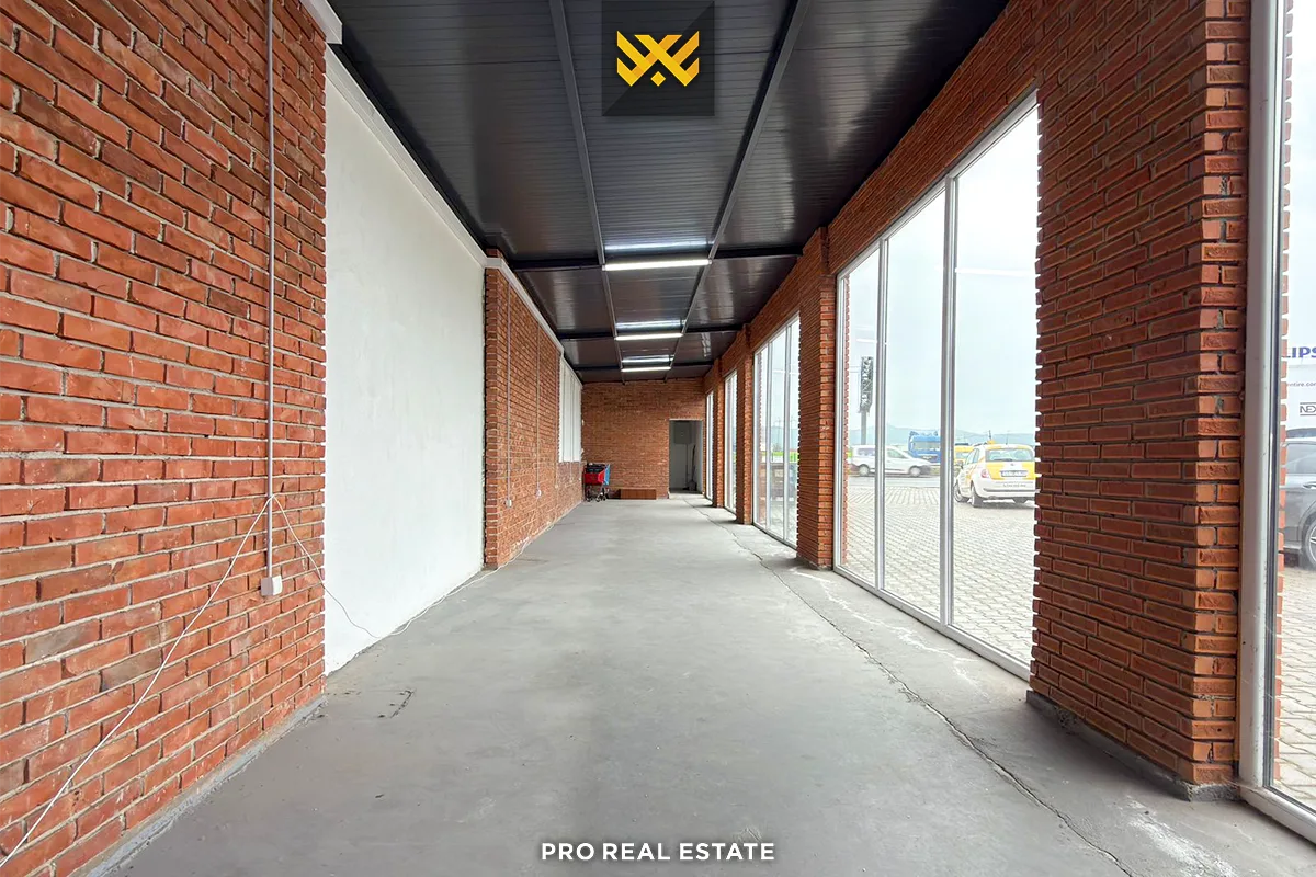Lokal 170m² me #QIRA në Magjistralen Prishtinë - Ferizaj