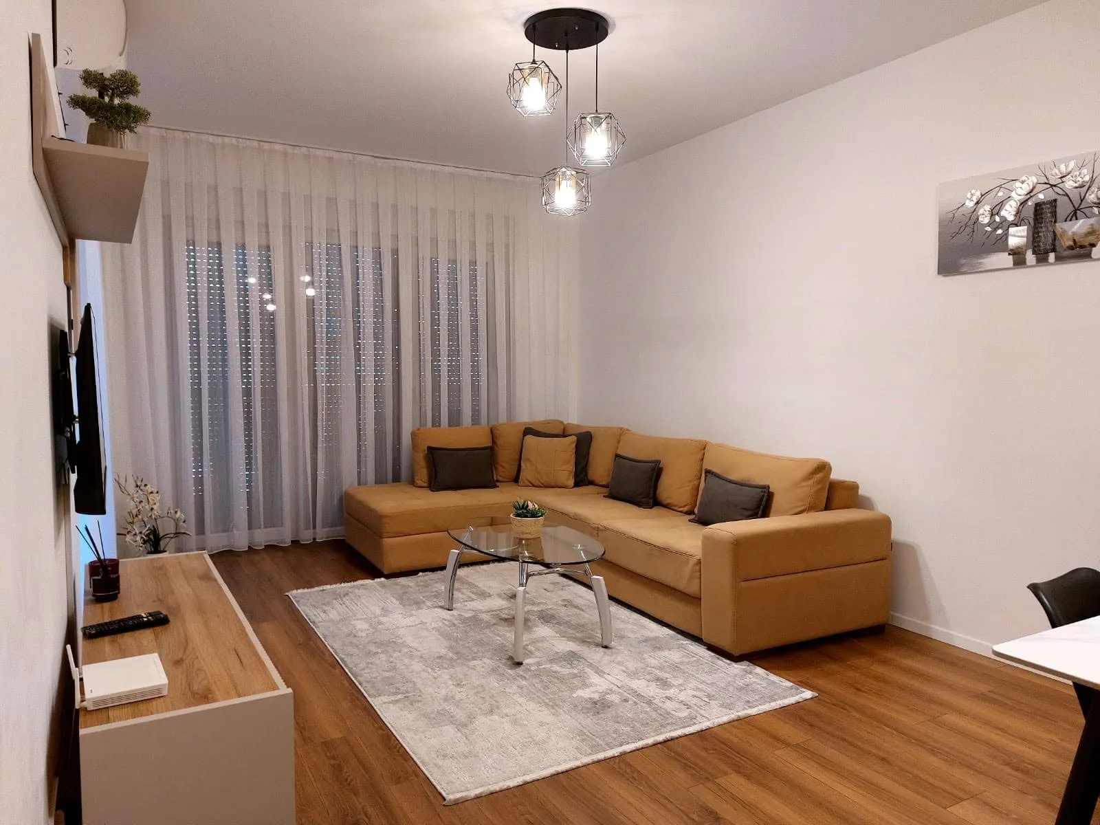 Banesë me qira 2+1 në Lagjen Prishtina e Re