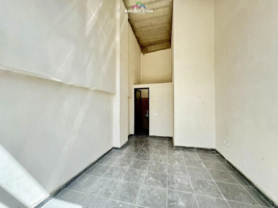 Dyqan me qera tek Pazari i Ri (ID BD21545) Tirane