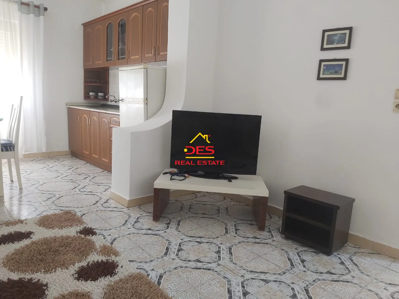 Jepet me qira shtëpi private në lagjen “hekurudha”, elbasan.