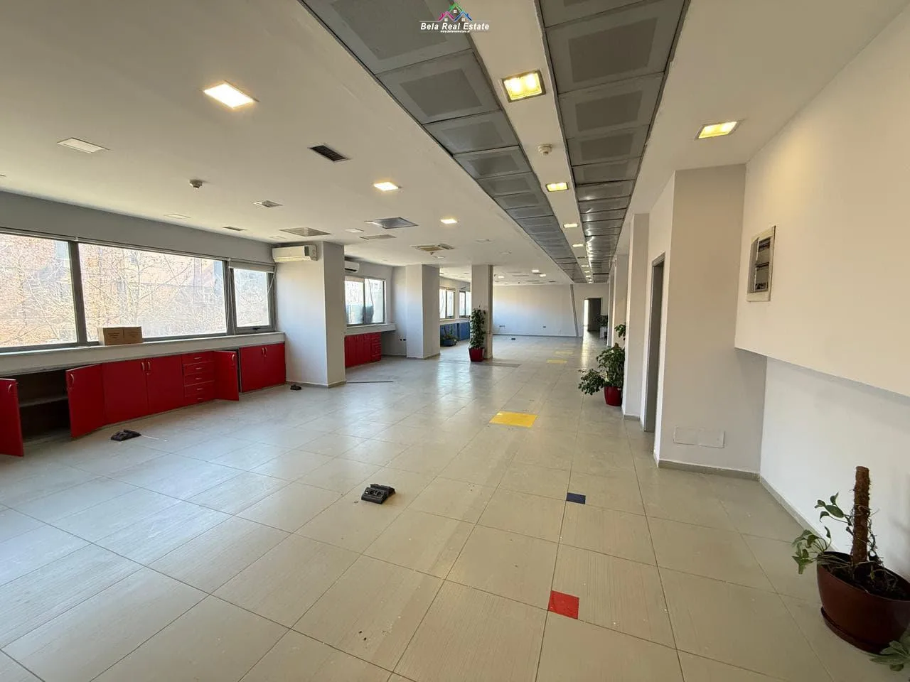 Zyre me qera tek Rruga e Kavajes  (ID BZ2800) Tirane